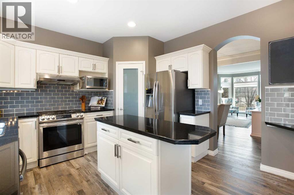 90 Discovery Ridge Road SW, Calgary, Alberta  T3H 4R4 - Photo 10 - A2293743