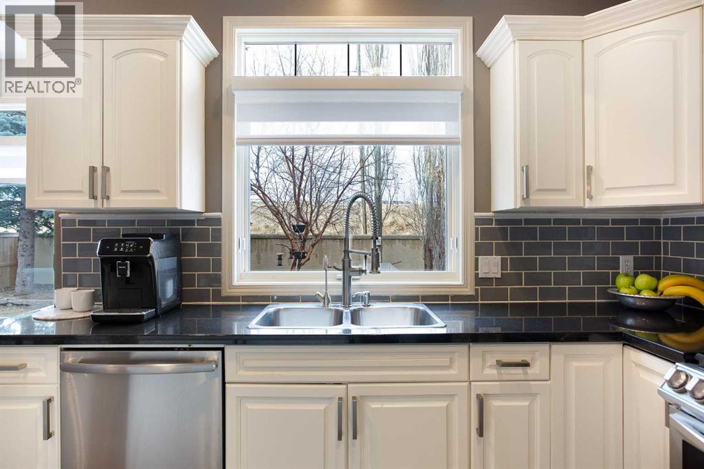 90 Discovery Ridge Road SW, Calgary, Alberta  T3H 4R4 - Photo 12 - A2293743