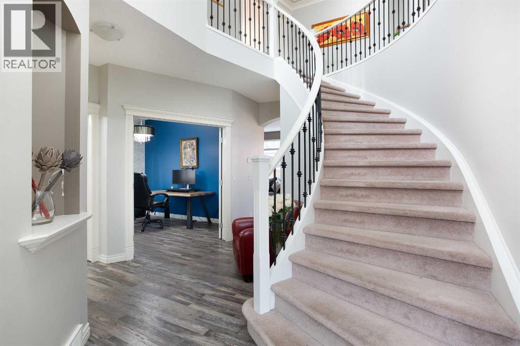 90 Discovery Ridge Road SW, Calgary, Alberta  T3H 4R4 - Photo 3 - A2293743