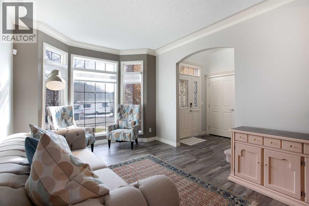 90 Discovery Ridge Road SW, Calgary, Alberta  T3H 4R4 - Photo 4 - A2293743