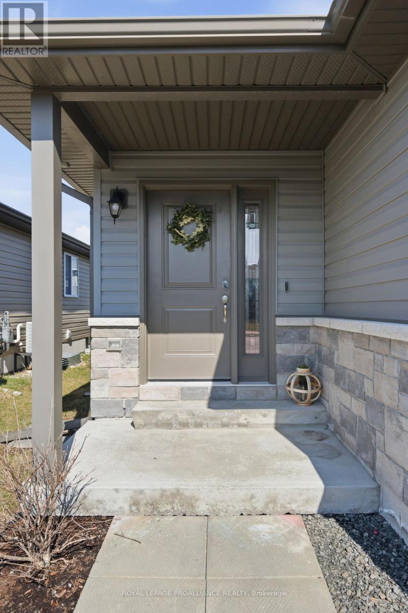 21 Lehtinen Crescent, Belleville, Ontario  K8P 5G3 - Photo 3 - X12982850