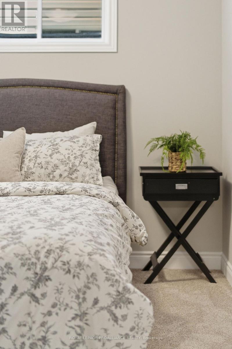 21 Lehtinen Crescent, Belleville, Ontario  K8P 5G3 - Photo 33 - X12982850