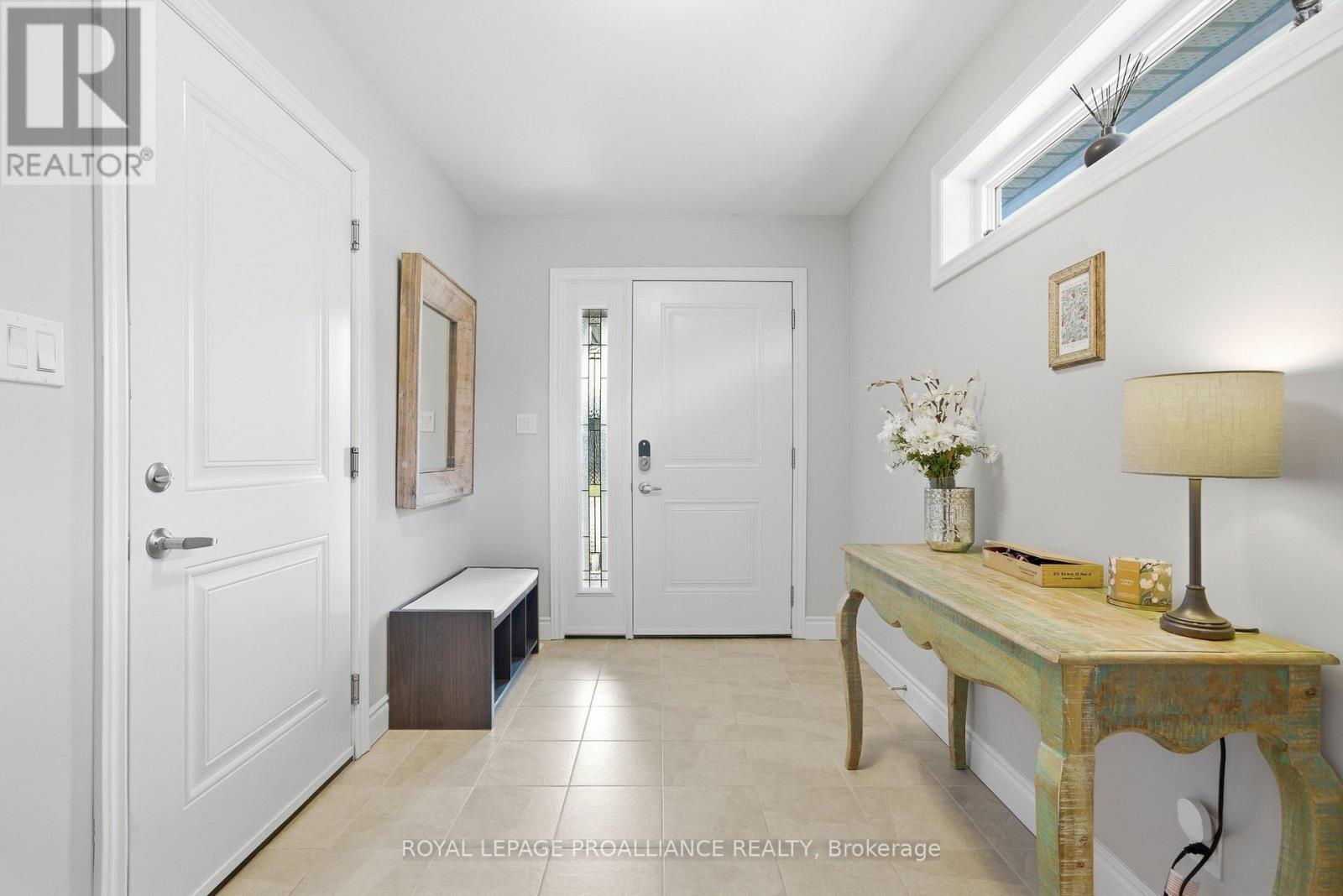 21 Lehtinen Crescent, Belleville, Ontario  K8P 5G3 - Photo 4 - X12982850