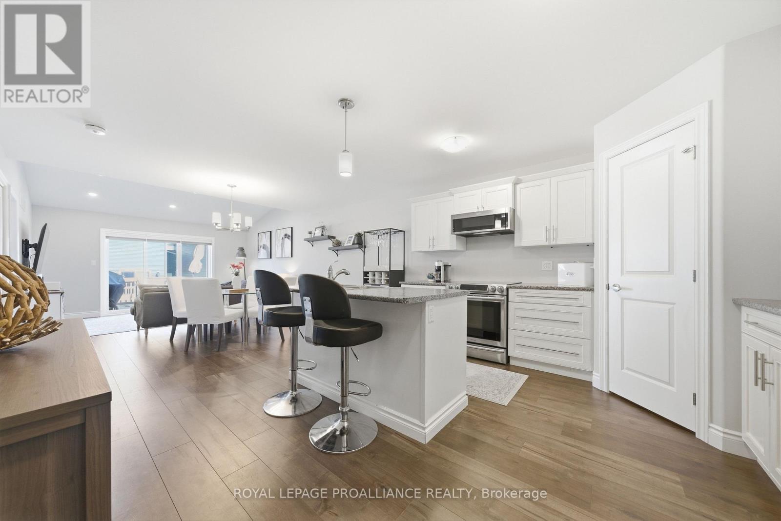 21 Lehtinen Crescent, Belleville, Ontario  K8P 5G3 - Photo 8 - X12982850