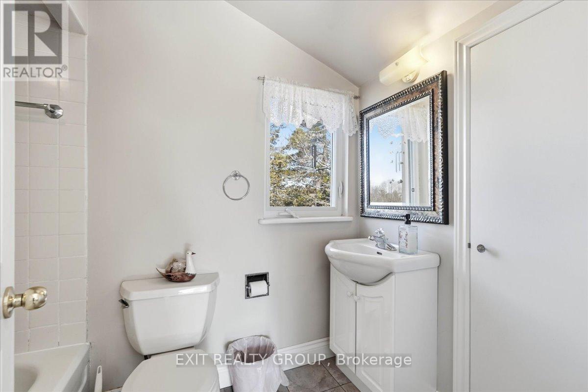 401 Hearns Road, Quinte West, Ontario  K0K 2C0 - Photo 14 - X12982918