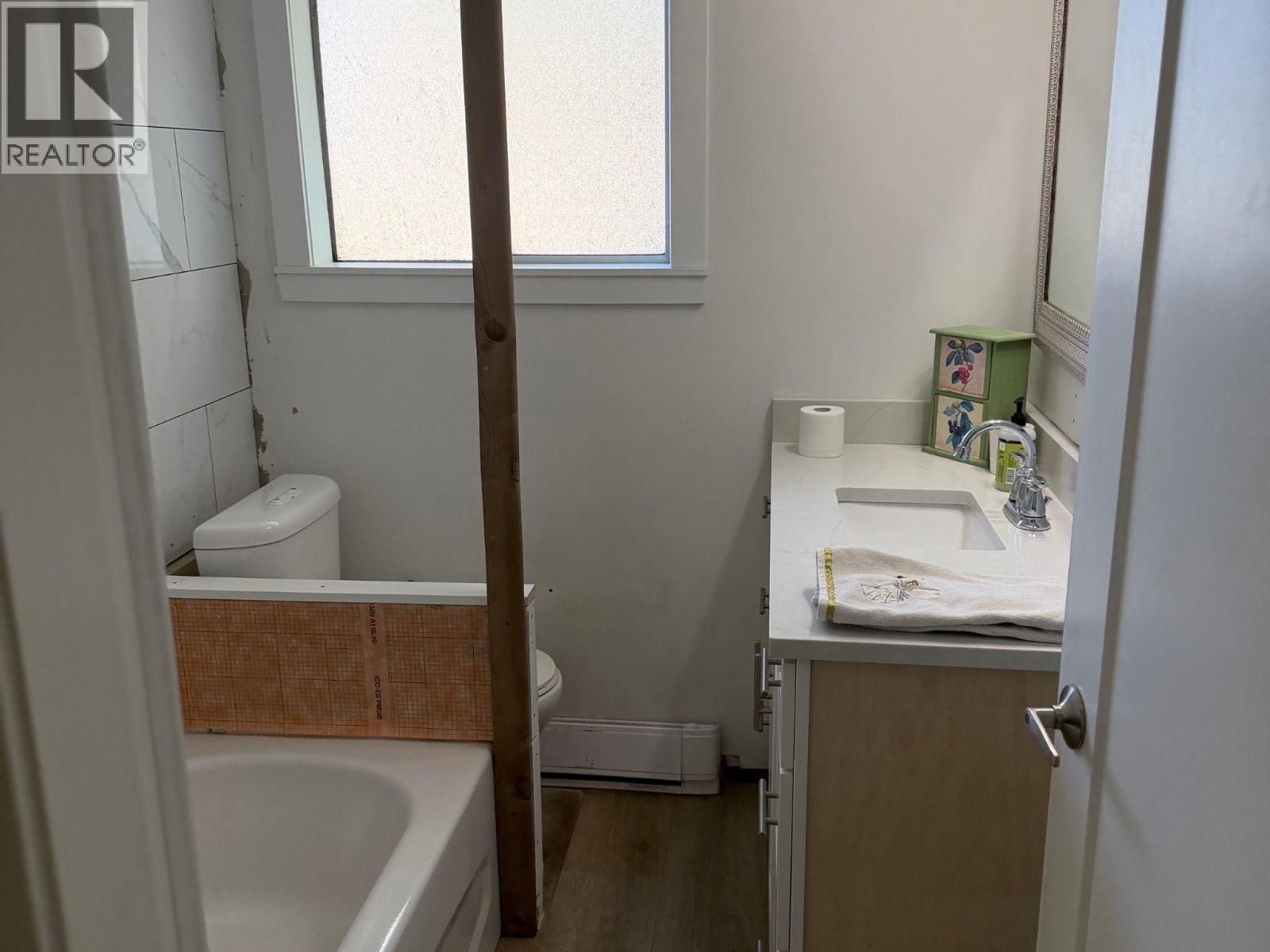 2405 Milliner Road, Roberts Creek, British Columbia  V0N 2W6 - Photo 10 - R3109710