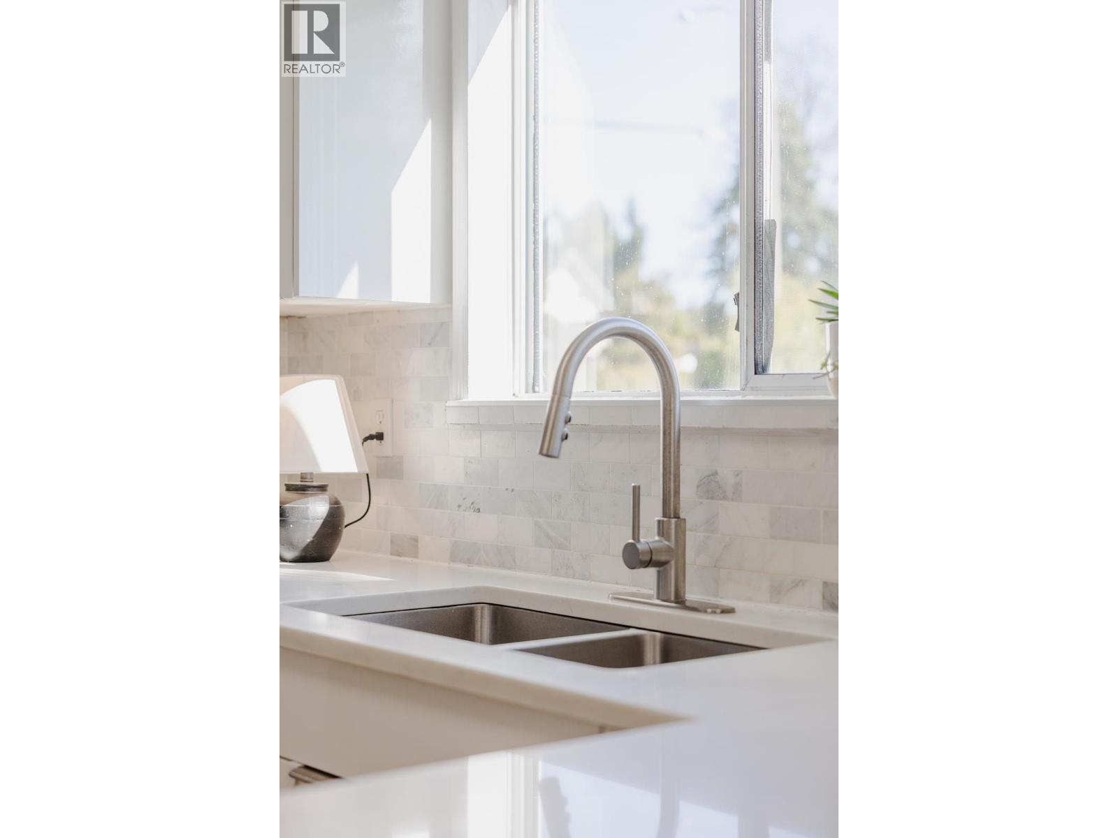 20180 Wanstead Street, Maple Ridge, British Columbia V2X 1H8 - Photo 8 - R3109712