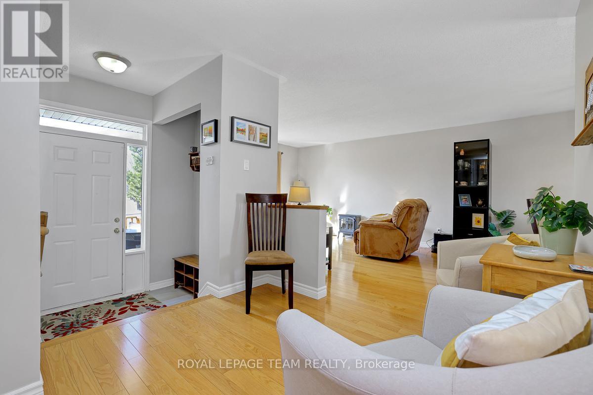 704 Maley Street, North Grenville, Ontario  K0G 1J0 - Photo 5 - X12982848