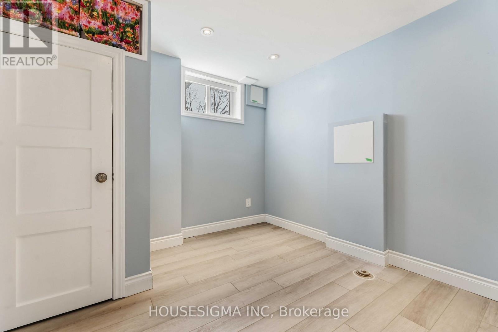 1047 Richard Avenue, Ottawa, Ontario  K1H 8C3 - Photo 37 - X12982854