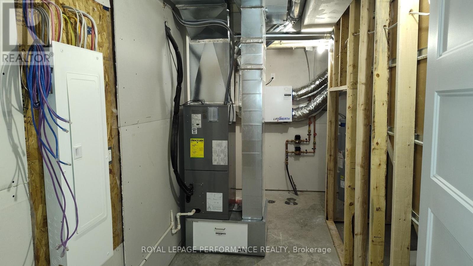 1223a Montblanc Crescent, Russell, Ontario  K0A 1W0 - Photo 12 - X12982912