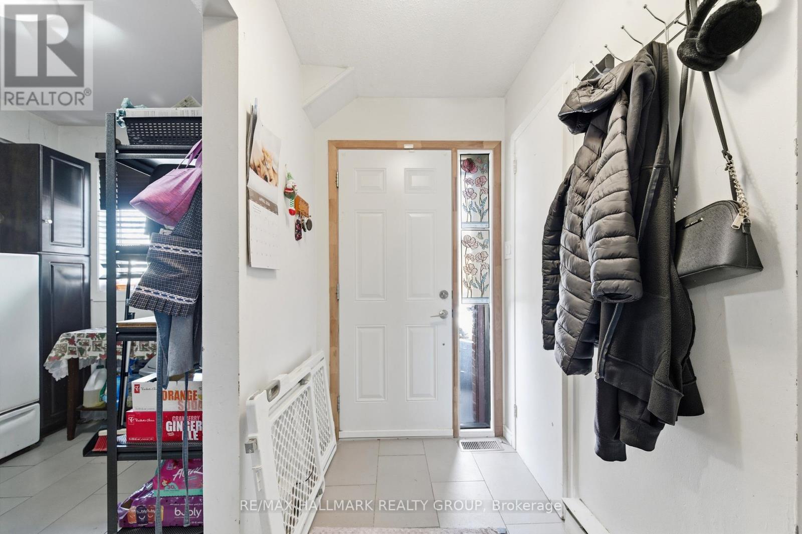 9 - 1378 Lily Lane, Ottawa, Ontario K1H 6X9 - Photo 6 - X12982940