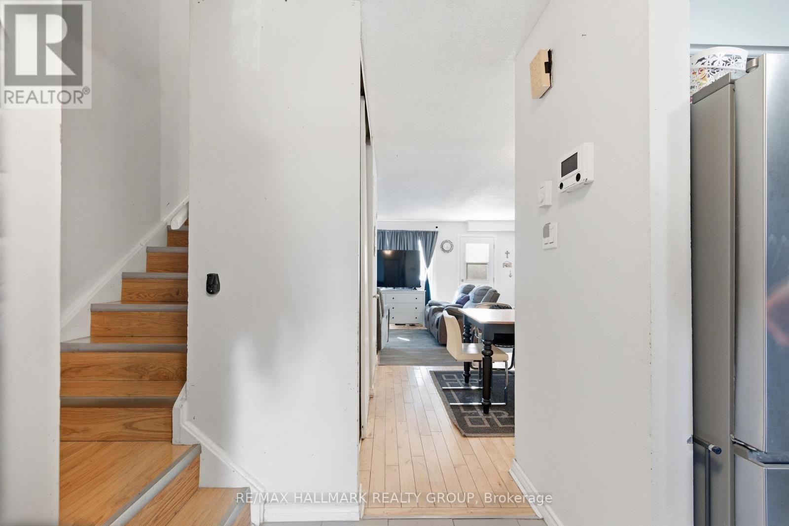 9 - 1378 Lily Lane, Ottawa, Ontario K1H 6X9 - Photo 7 - X12982940