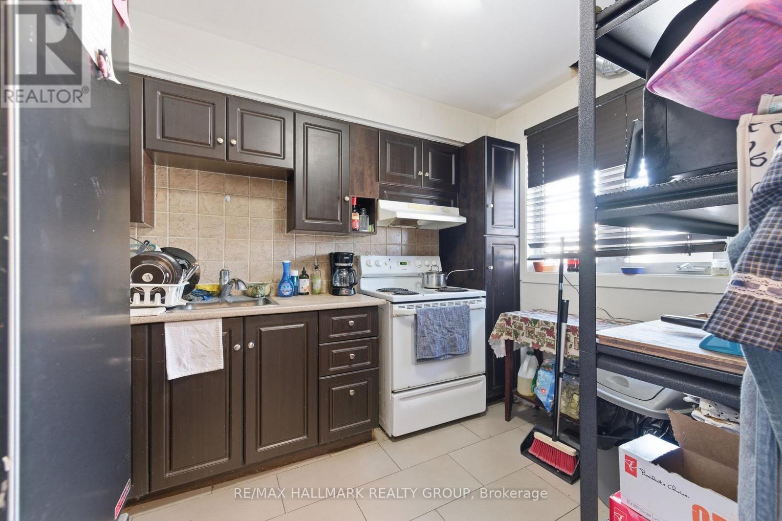 9 - 1378 Lily Lane, Ottawa, Ontario K1H 6X9 - Photo 8 - X12982940