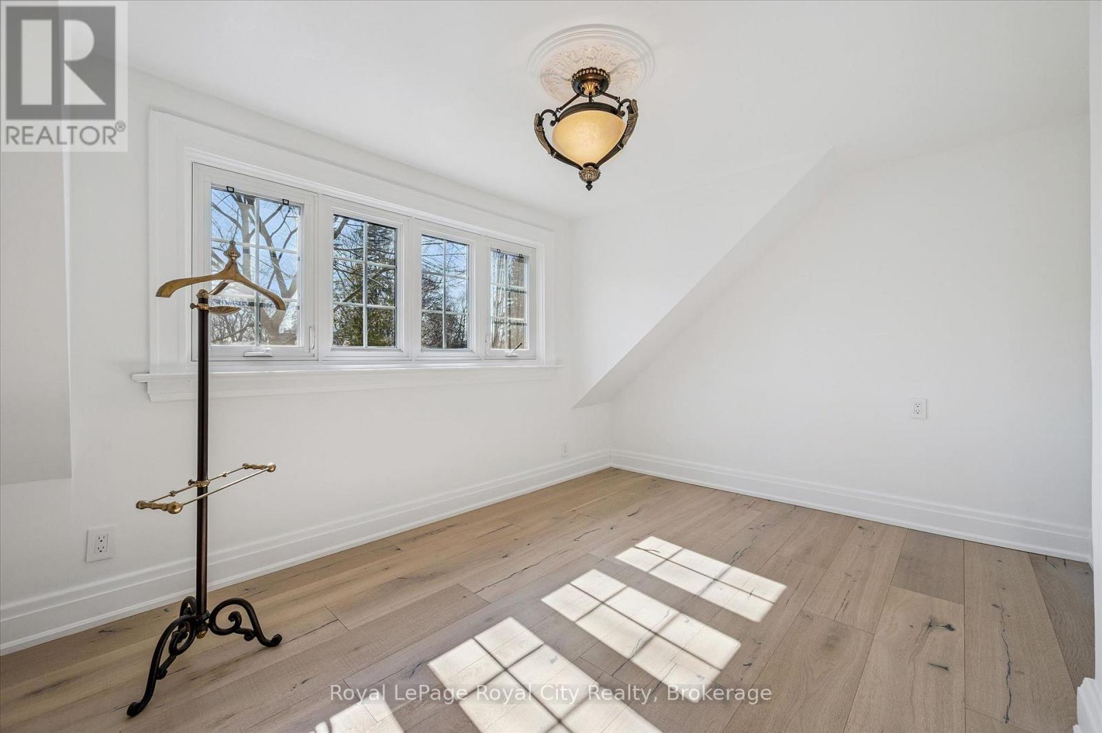 87 University Avenue W, Guelph, Ontario  N1G 1P1 - Photo 32 - X12982884