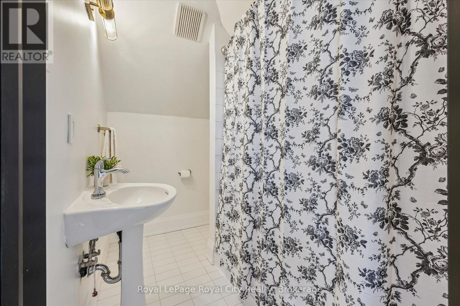 87 University Avenue W, Guelph, Ontario  N1G 1P1 - Photo 39 - X12982884