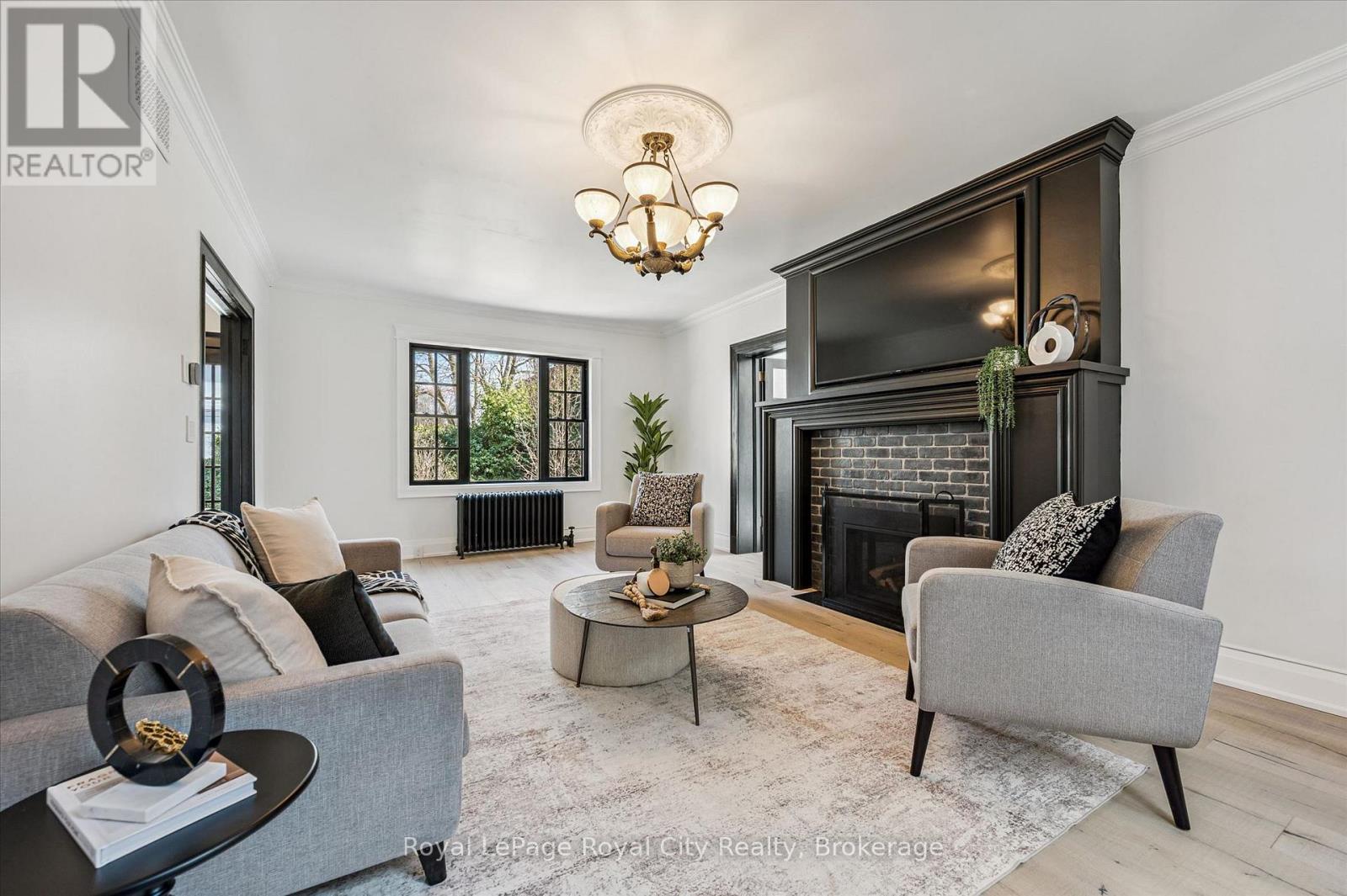 87 University Avenue W, Guelph, Ontario  N1G 1P1 - Photo 7 - X12982884