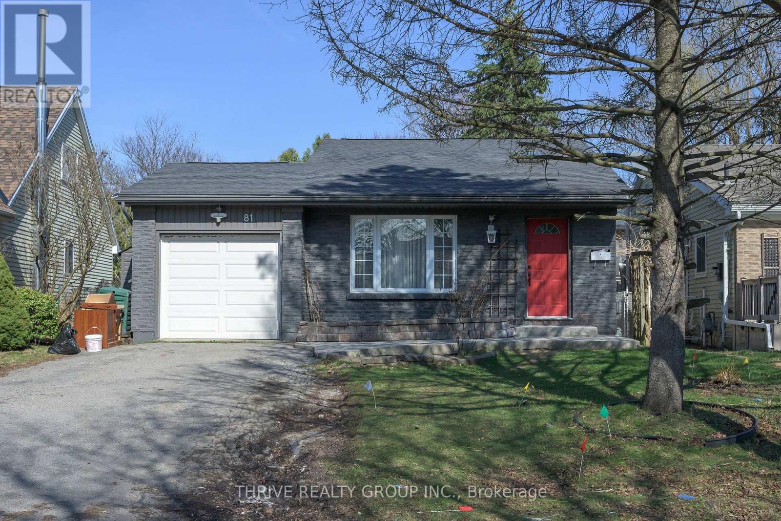 Photo 2 of 31 for 81 Beechbank Crescent