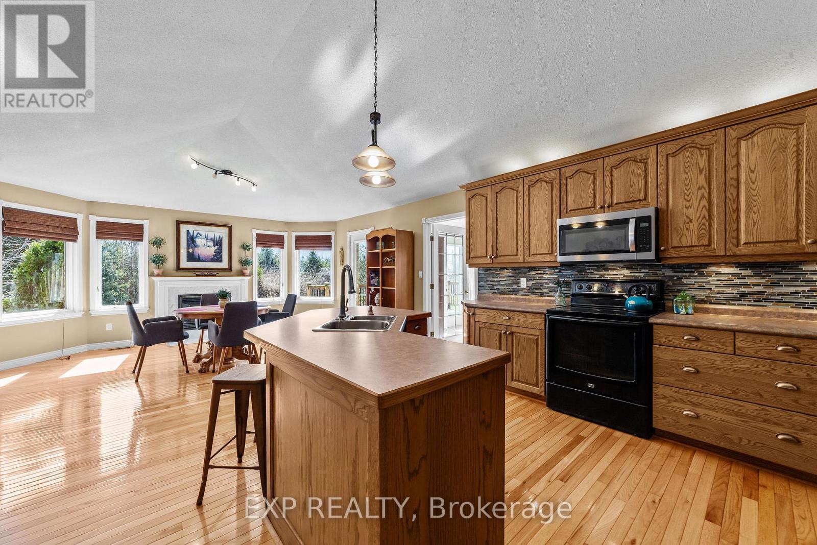 8371 Hickory Drive, Strathroy-Caradoc, Ontario  N7G 3H8 - Photo 19 - X12982872