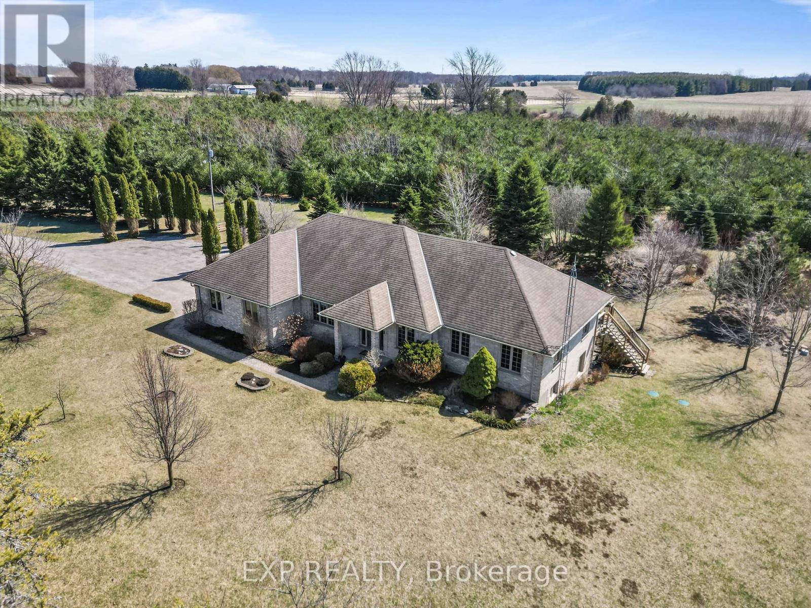 8371 Hickory Drive, Strathroy-Caradoc, Ontario  N7G 3H8 - Photo 2 - X12982872