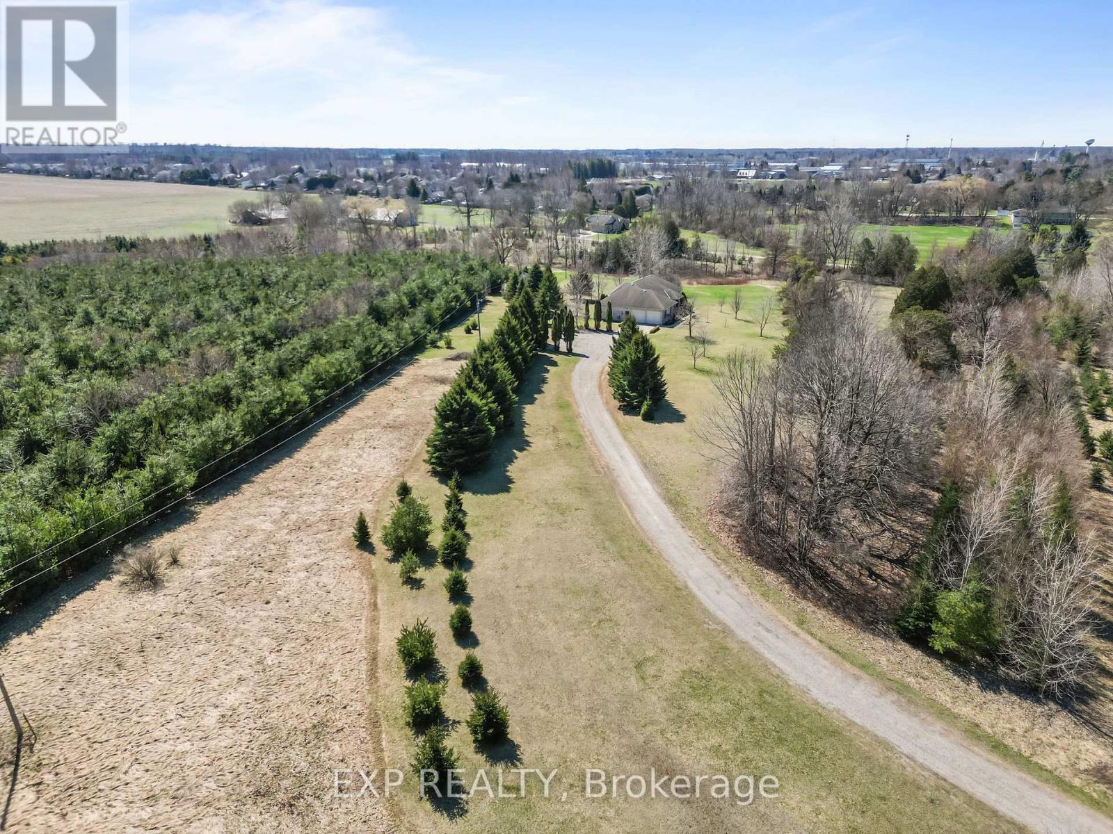 8371 Hickory Drive, Strathroy-Caradoc, Ontario  N7G 3H8 - Photo 3 - X12982872