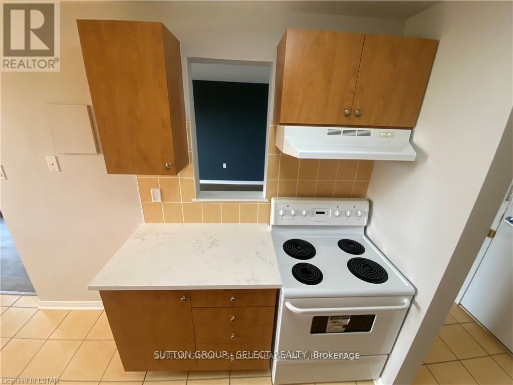 709 - 931 Wonderland Road S, London South, Ontario  N6K 2X6 - Photo 12 - X12982902