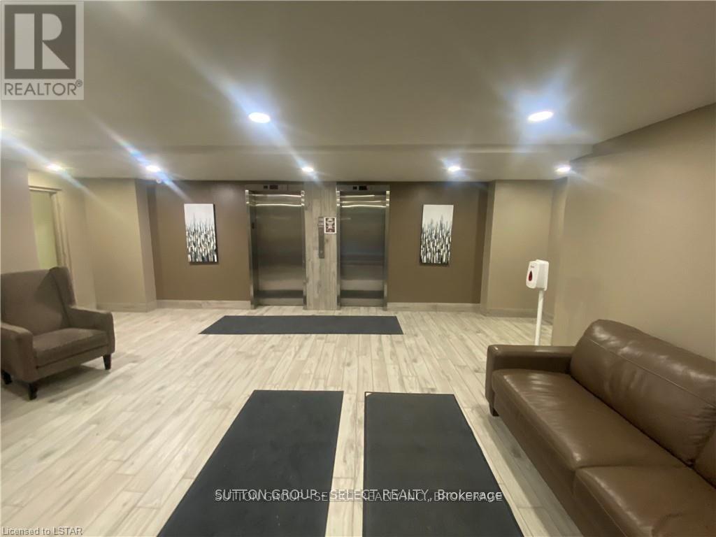 709 - 931 Wonderland Road S, London South, Ontario  N6K 2X6 - Photo 6 - X12982902