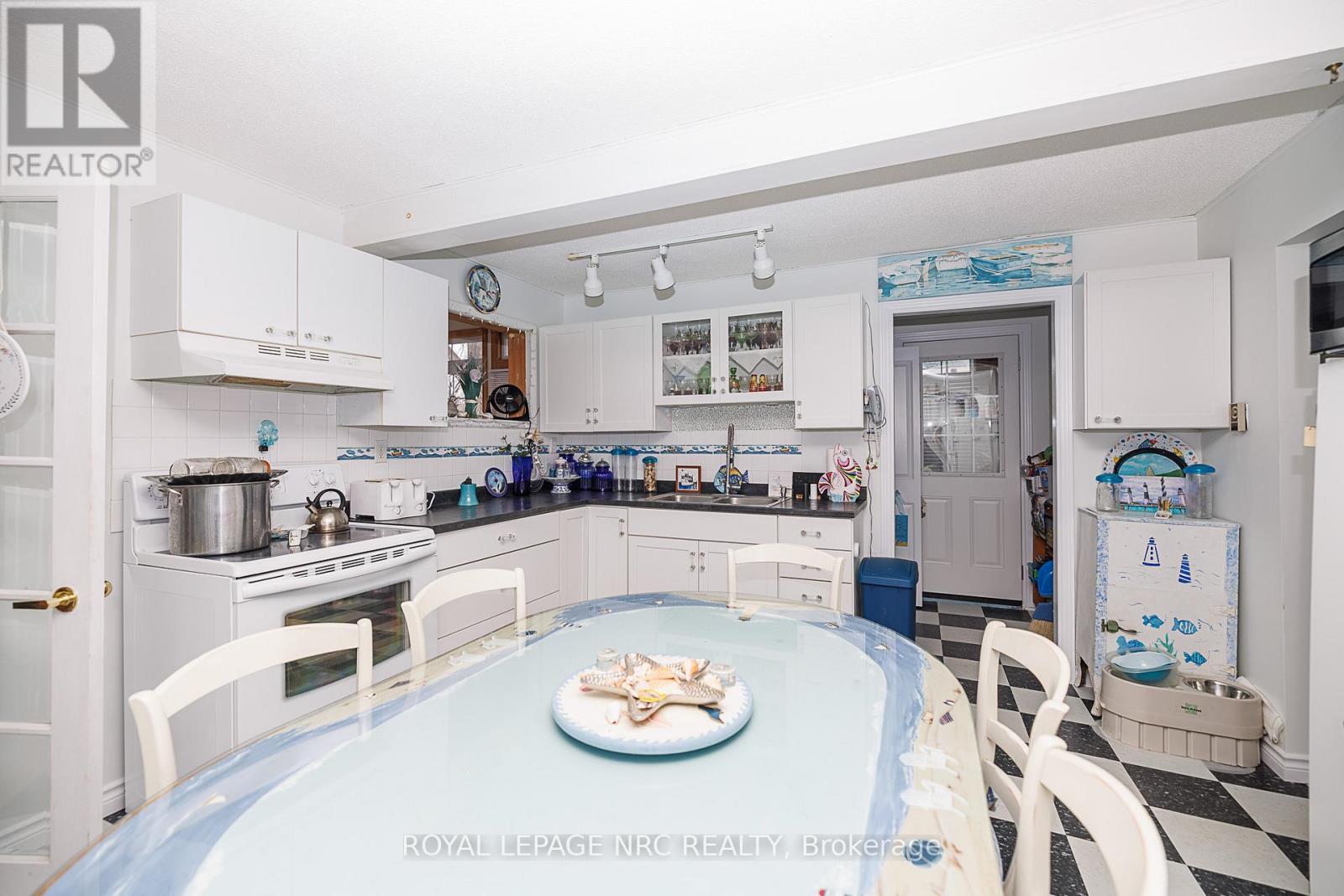 3840 Terrace Lane, Fort Erie, Ontario  L0S 1B0 - Photo 13 - X12982842