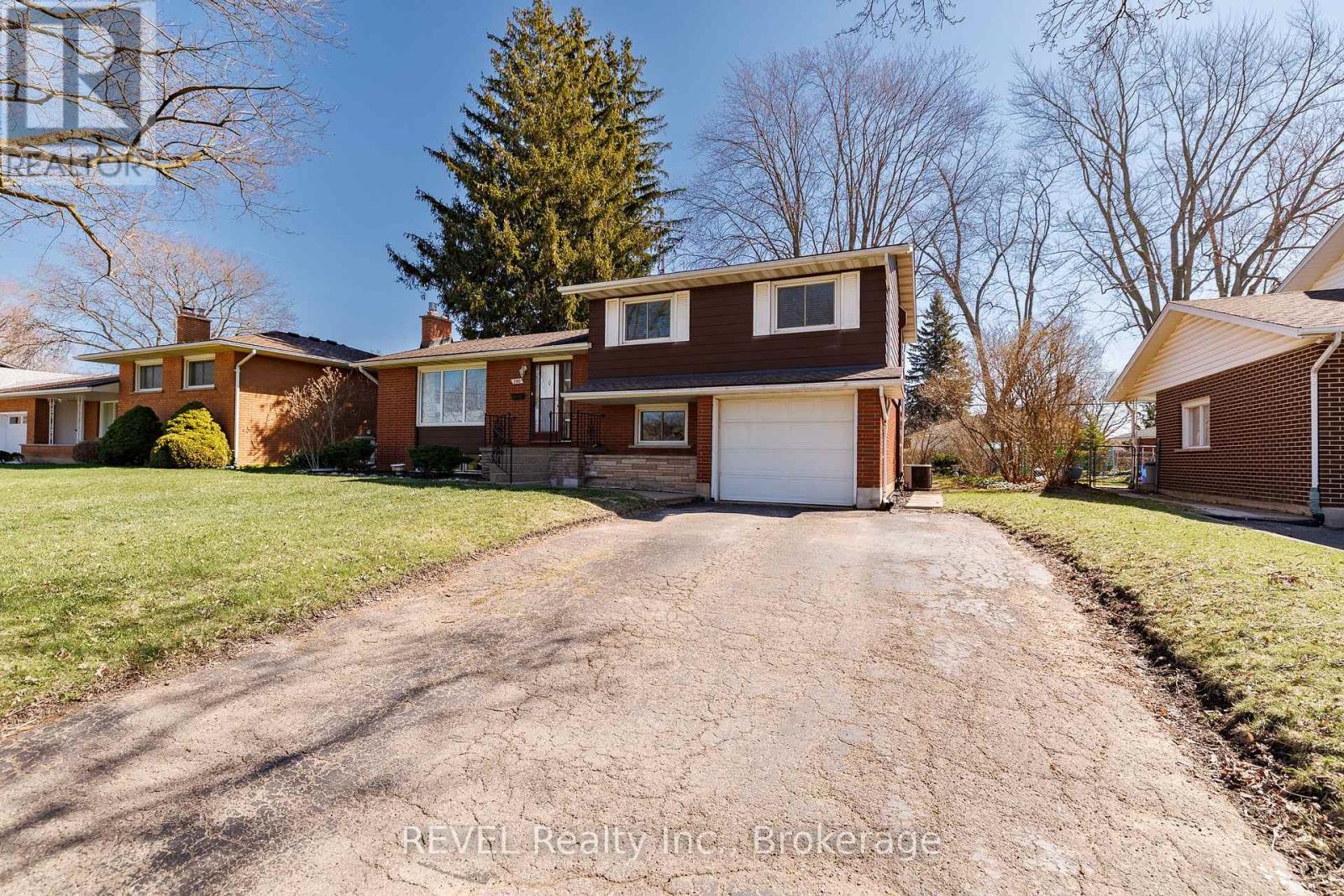 190 Willson Road, Welland, Ontario  L3C 2T6 - Photo 5 - X12982860