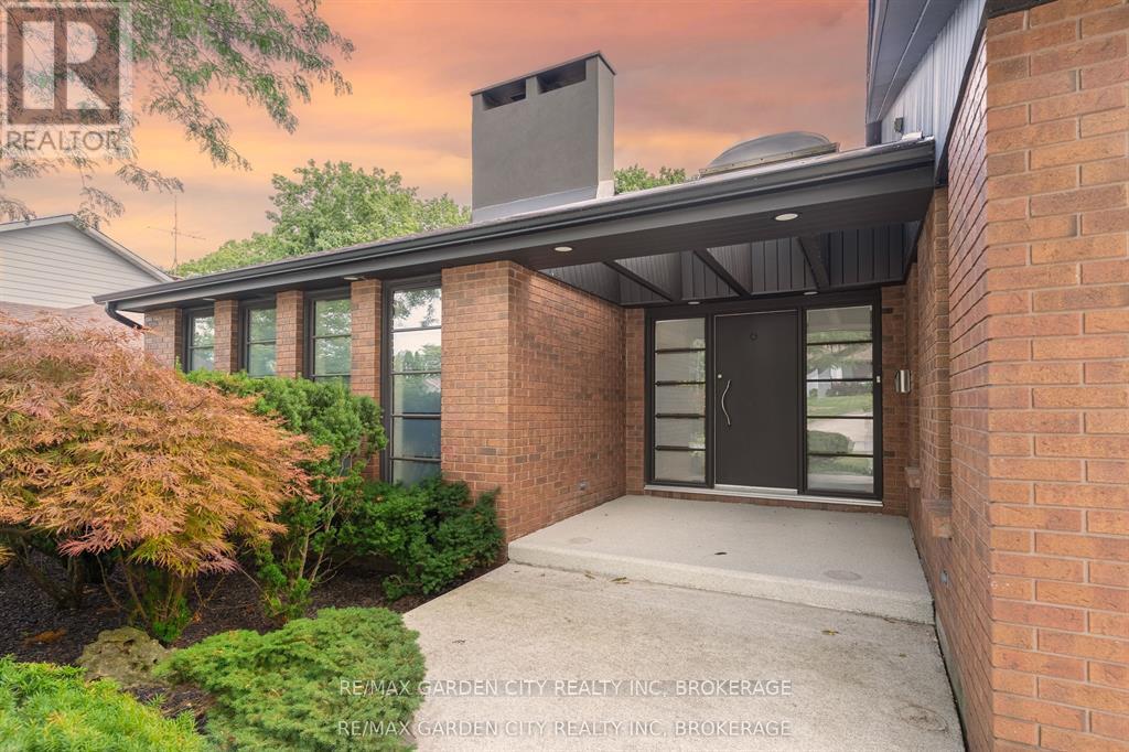 86 Tremont Drive, St. Catharines, Ontario  L2R 3B2 - Photo 2 - X12982968