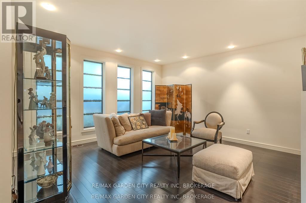 86 Tremont Drive, St. Catharines, Ontario  L2R 3B2 - Photo 7 - X12982968