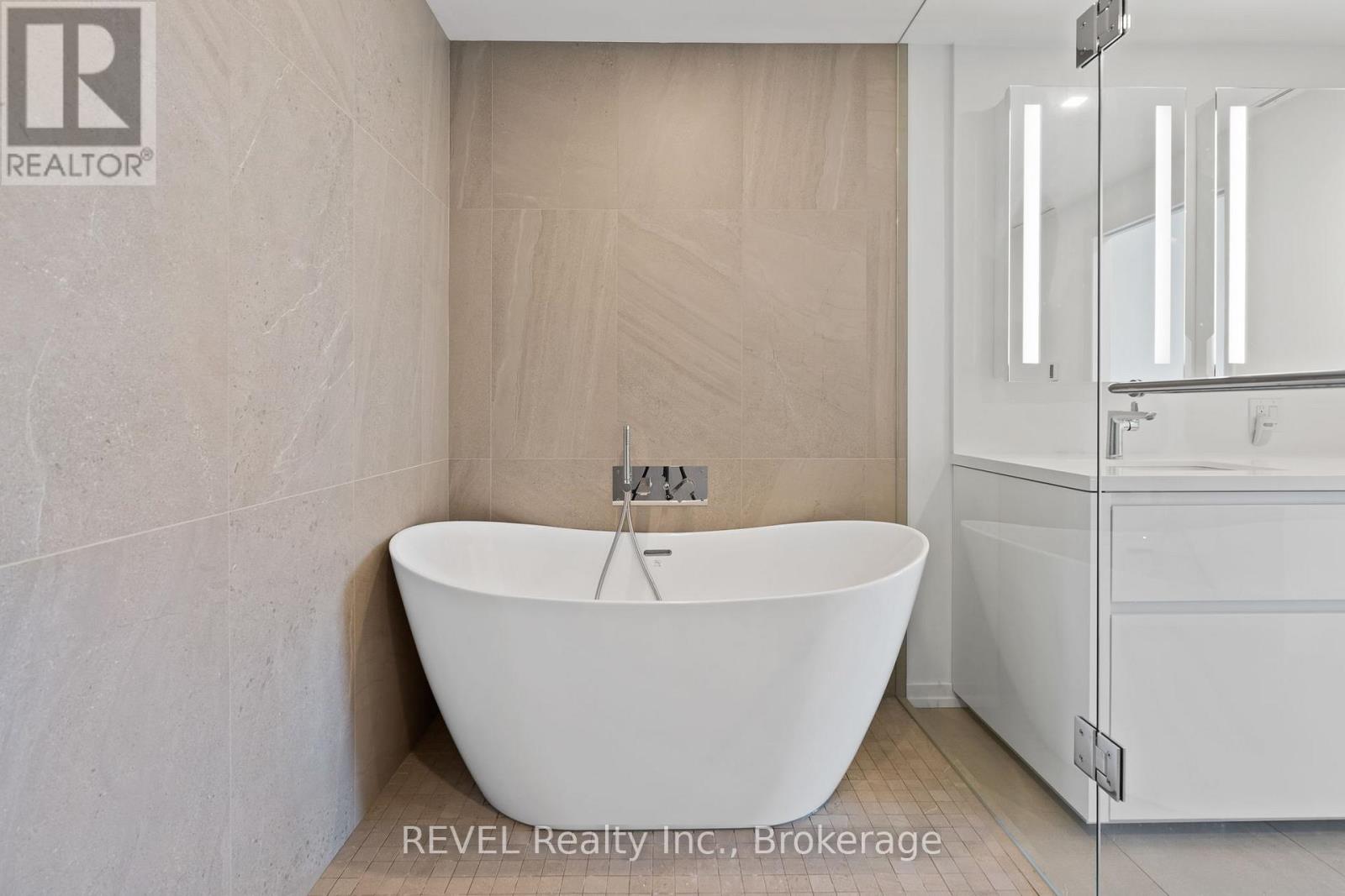 402 - 10 Dalhousie Avenue N, St. Catharines, Ontario  L2N 4W4 - Photo 35 - X12982976