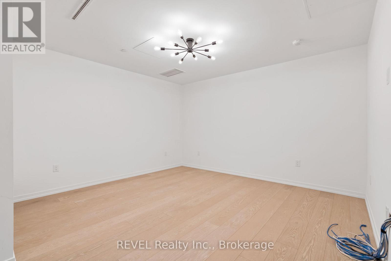 402 - 10 Dalhousie Avenue N, St. Catharines, Ontario  L2N 4W4 - Photo 6 - X12982976