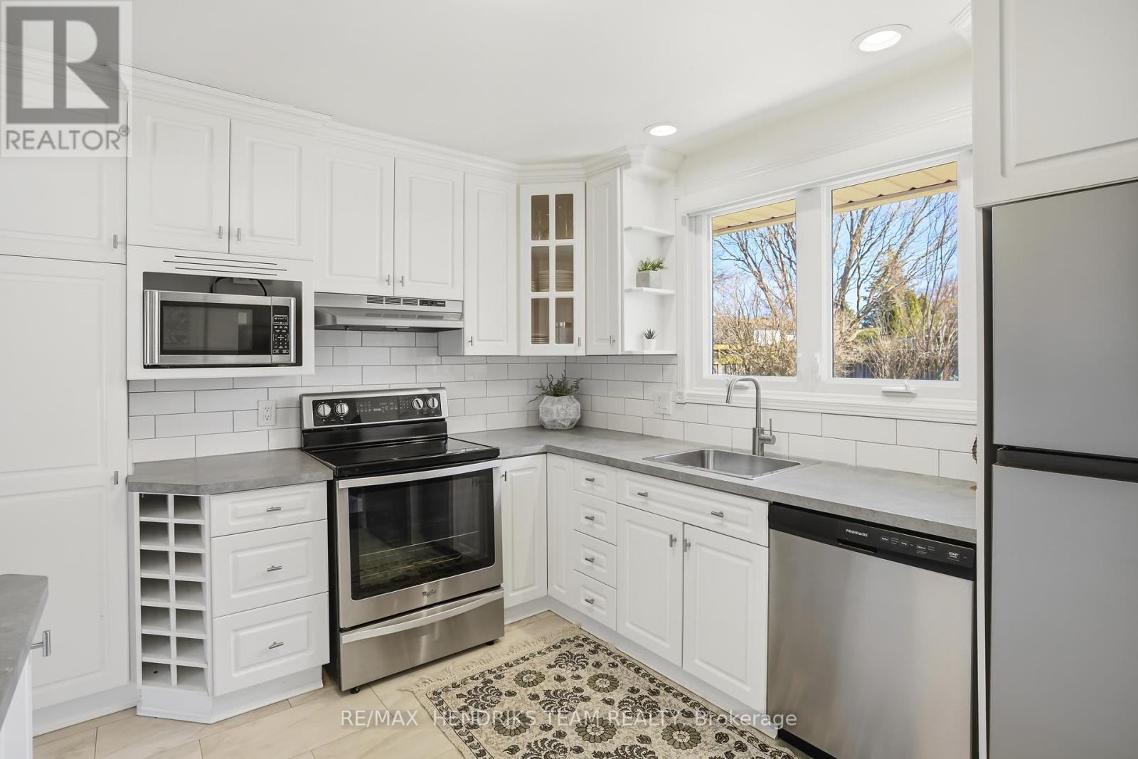 6 Garrison Village Drive, Niagara-On-The-Lake, Ontario  L0S 1J0 - Photo 11 - X12982982