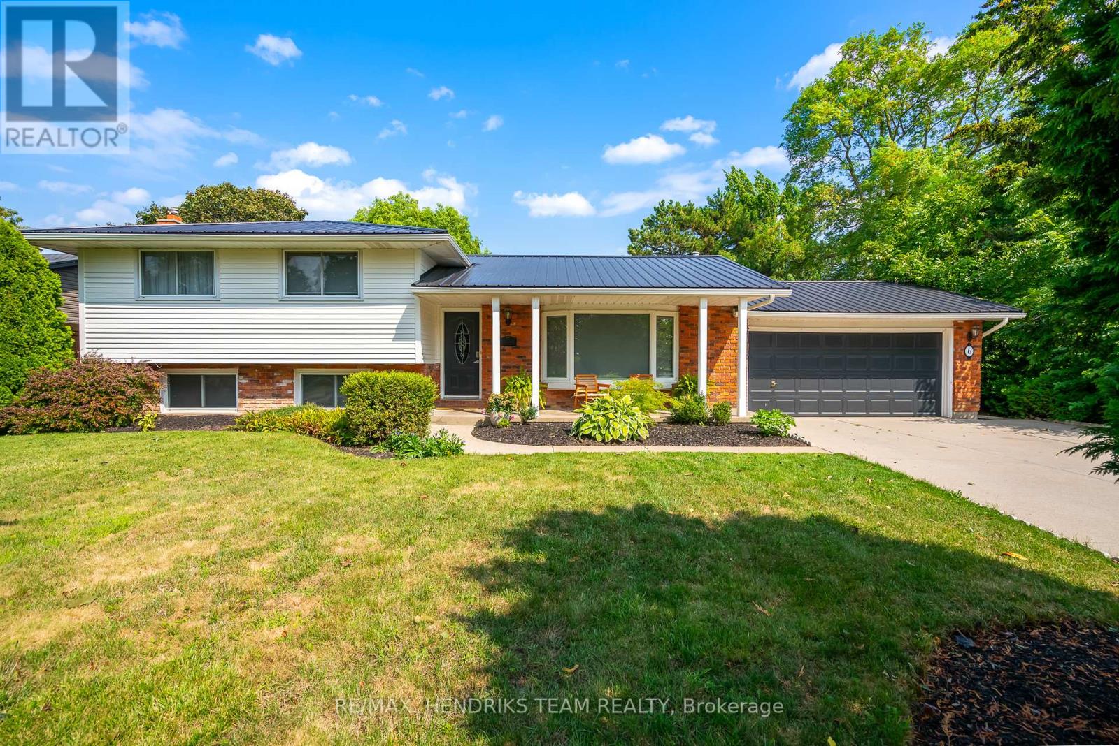 6 Garrison Village Drive, Niagara-On-The-Lake, Ontario  L0S 1J0 - Photo 2 - X12982982