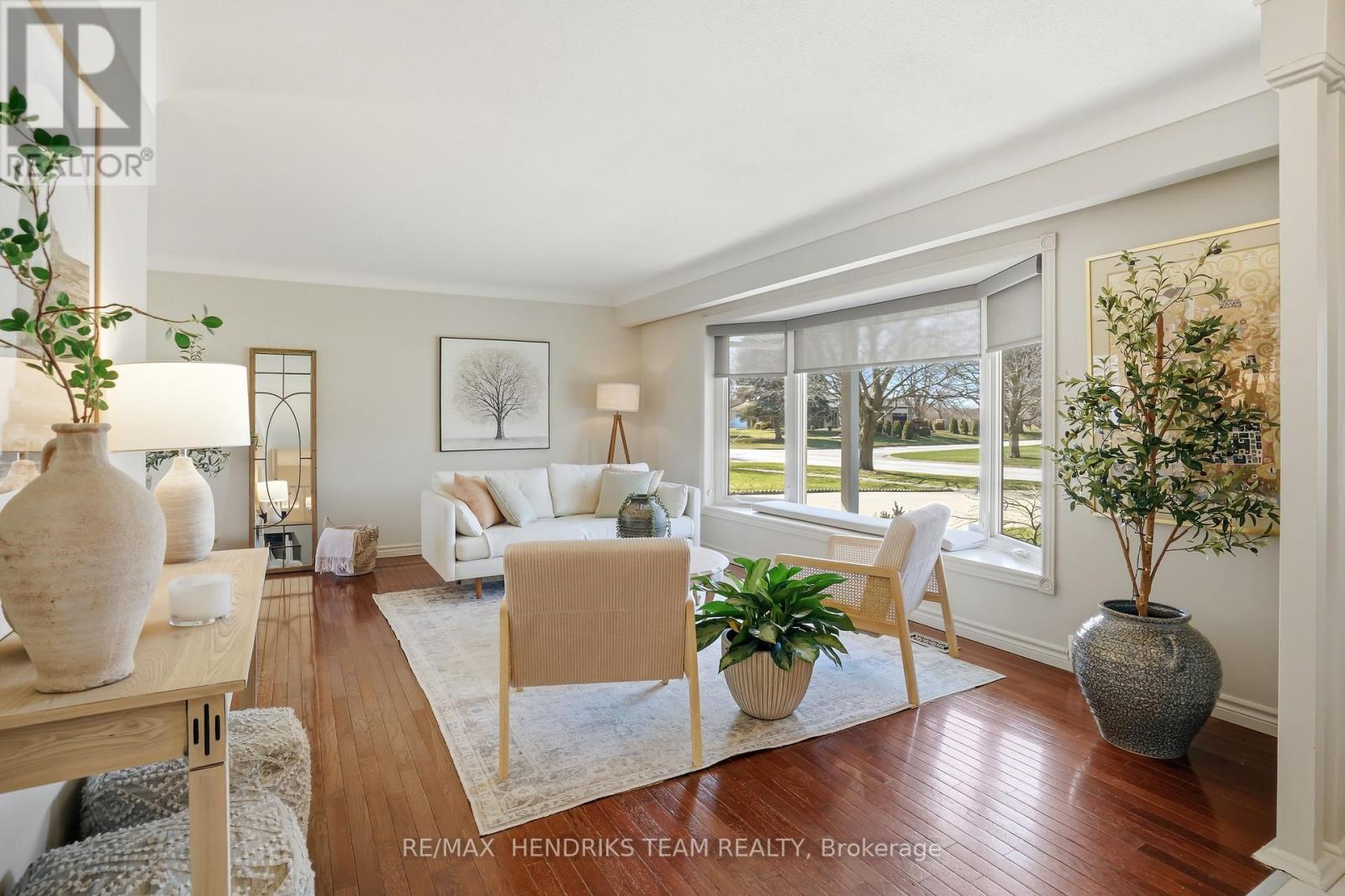 6 Garrison Village Drive, Niagara-On-The-Lake, Ontario  L0S 1J0 - Photo 8 - X12982982