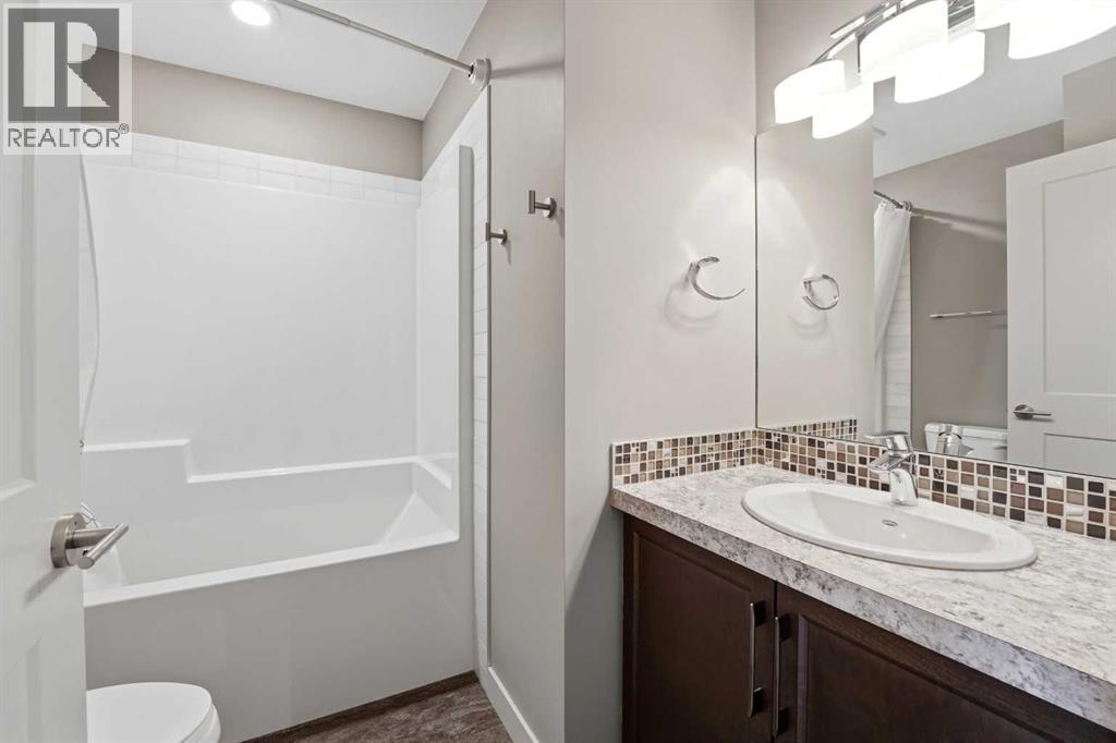 140 Lindman Avenue, Red Deer, Alberta  T4R 0R3 - Photo 15 - A2299434