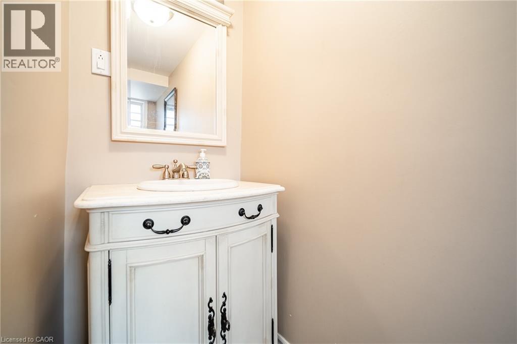 557 Trafford Crescent, Oakville, Ontario  L6L 3T4 - Photo 13 - 40819616