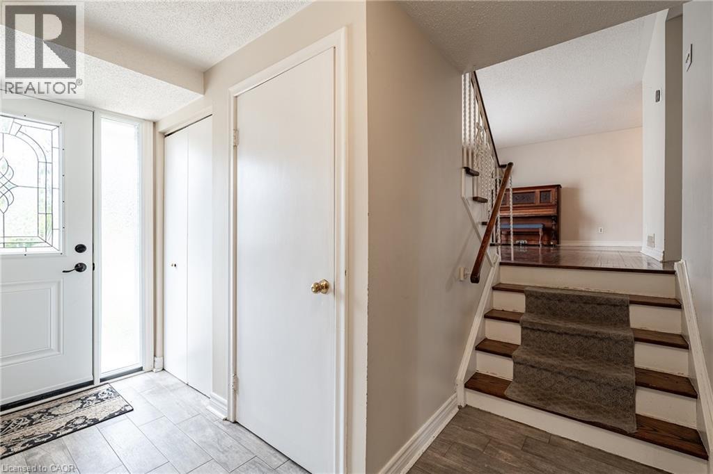 557 Trafford Crescent, Oakville, Ontario  L6L 3T4 - Photo 3 - 40819616