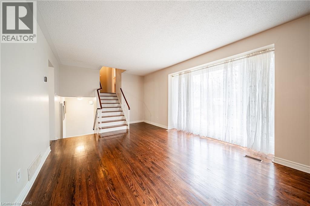 557 Trafford Crescent, Oakville, Ontario  L6L 3T4 - Photo 4 - 40819616