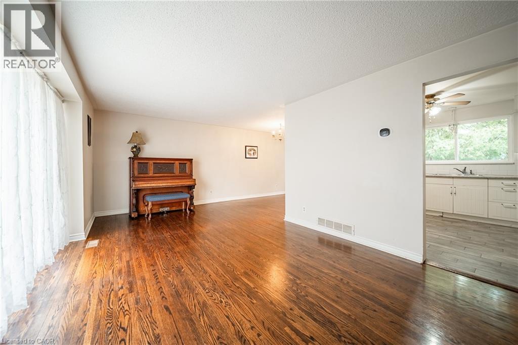 557 Trafford Crescent, Oakville, Ontario  L6L 3T4 - Photo 6 - 40819616