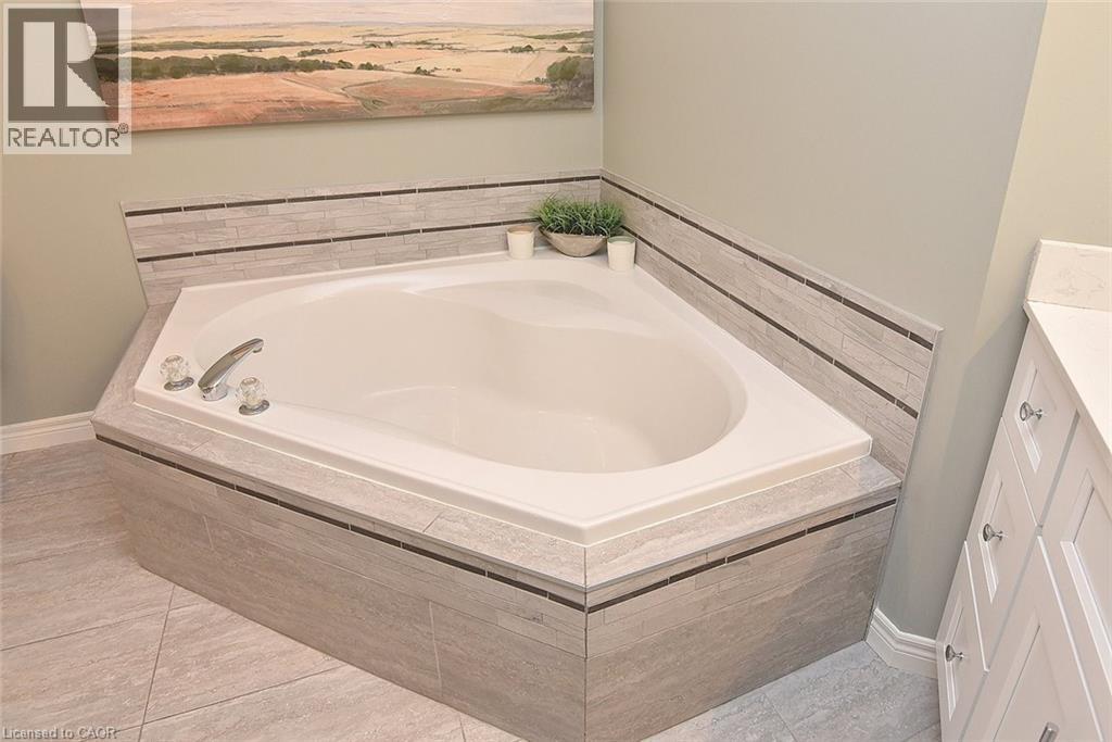 18 Cedar Street Unit# 35, Grimsby, Ontario  L3M 5M8 - Photo 28 - 40819478