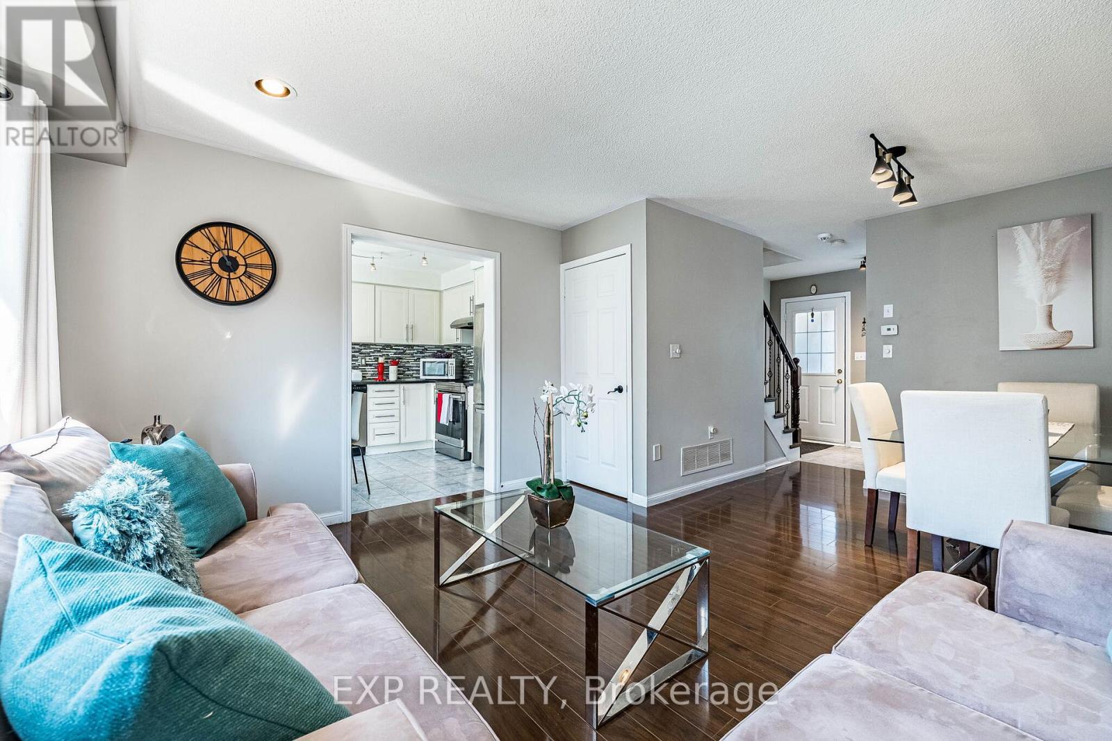 53 Sweetwood Circle, Brampton, Ontario  L7A 2X7 - Photo 9 - W12977032