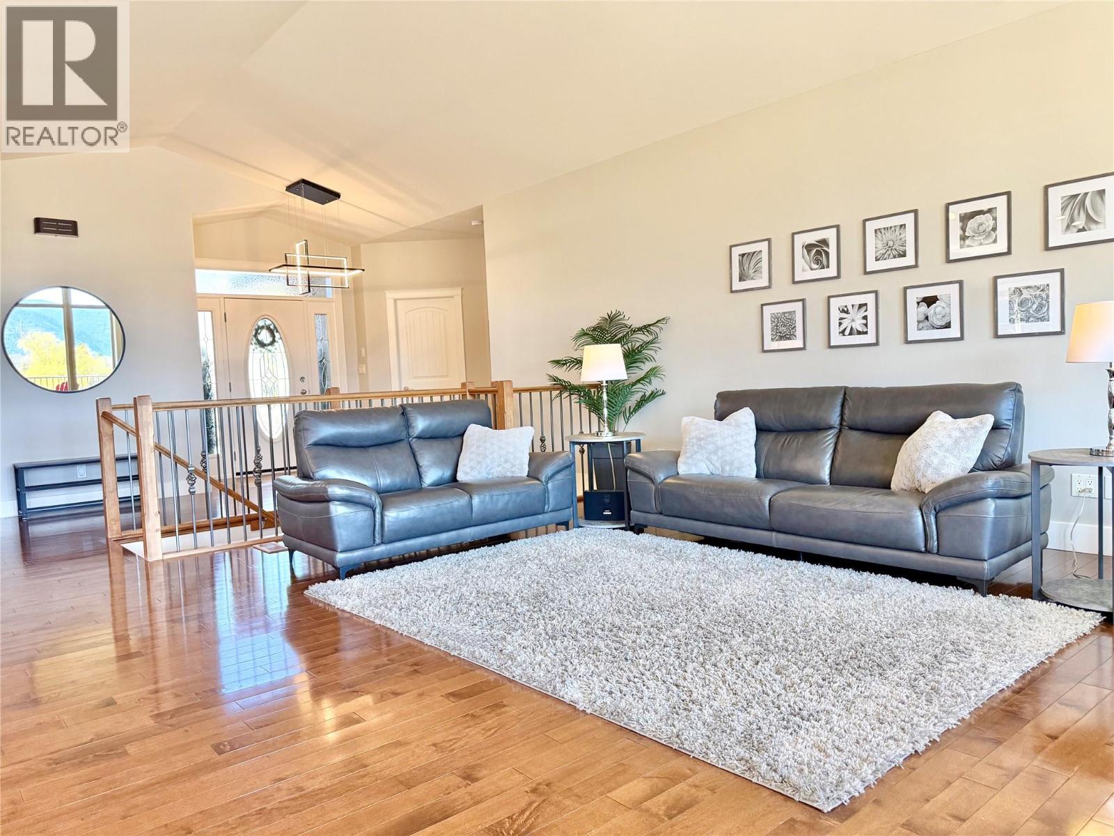 7958 Mccallum View Drive, Grand Forks, British Columbia  V0H 1H2 - Photo 8 - 10382262