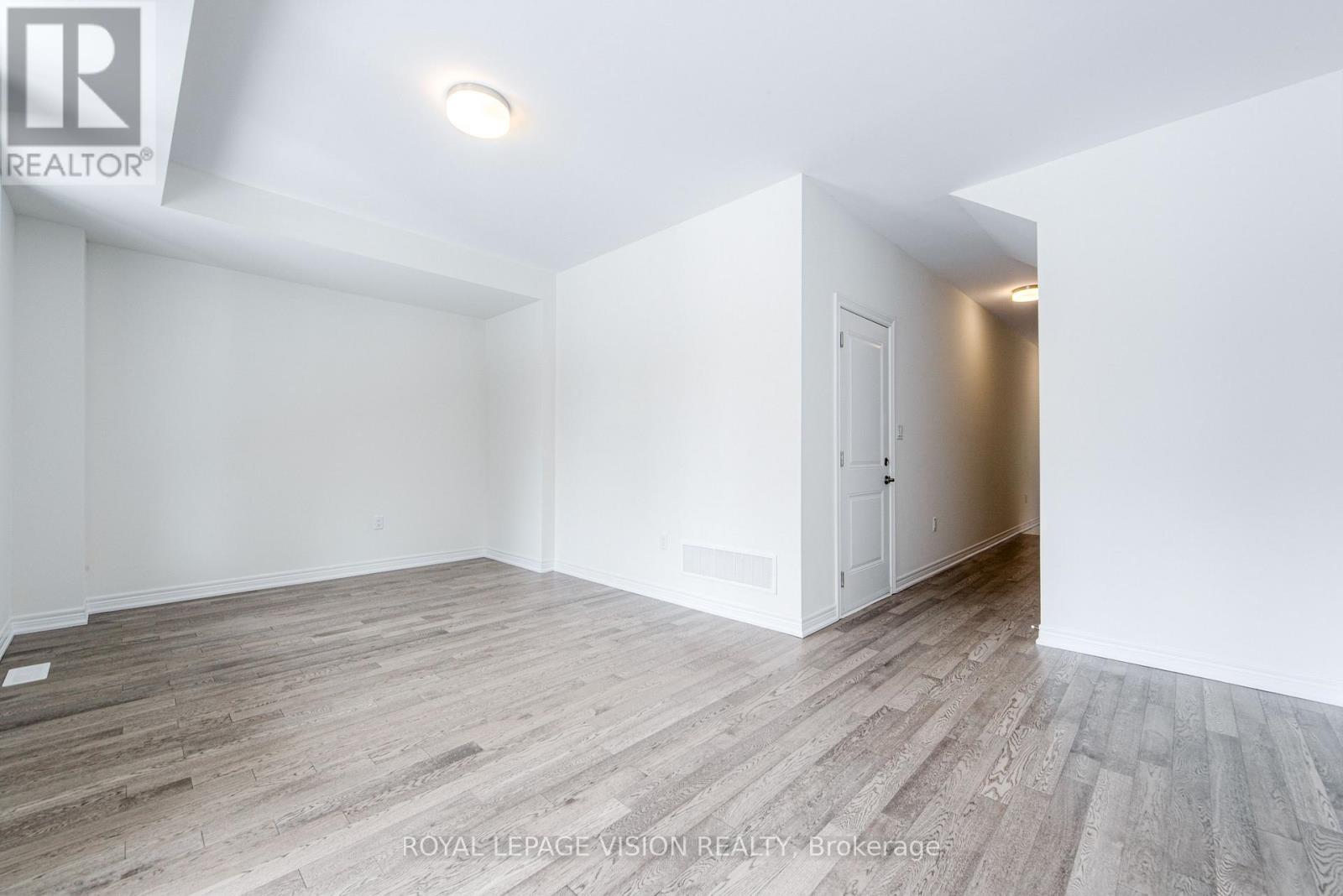 24 Folcroft Street, Brampton, Ontario  L6Y 0B6 - Photo 7 - W12982402