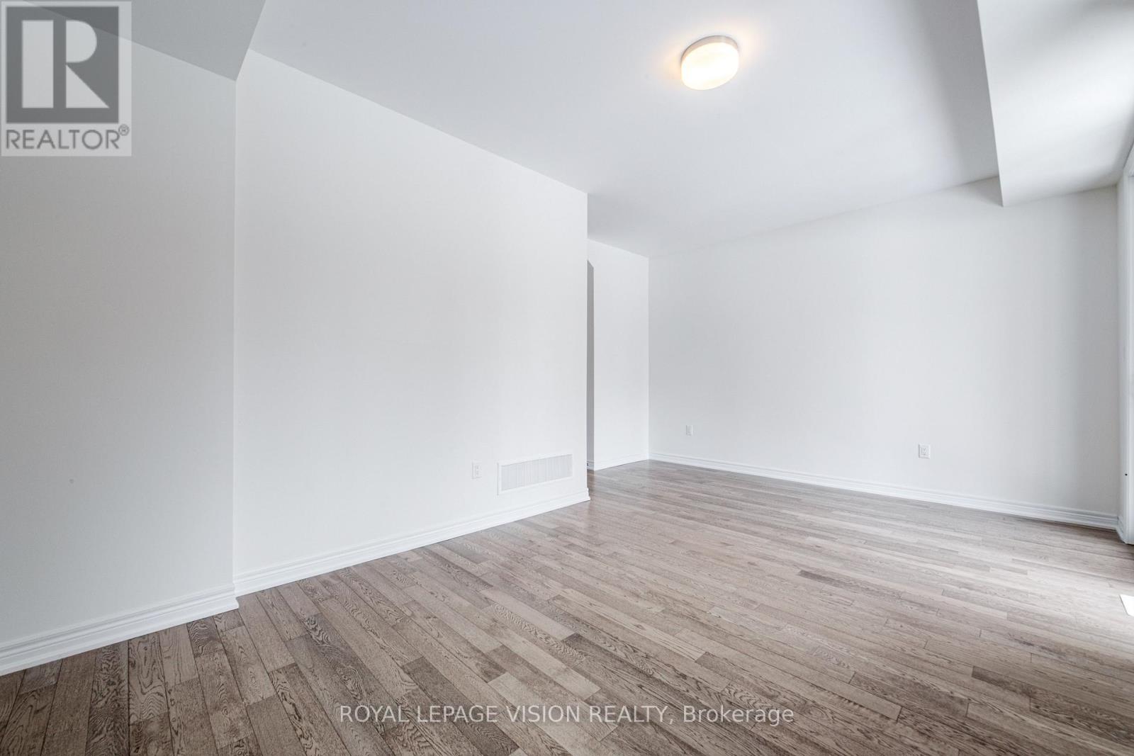 24 Folcroft Street, Brampton, Ontario  L6Y 0B6 - Photo 8 - W12982402