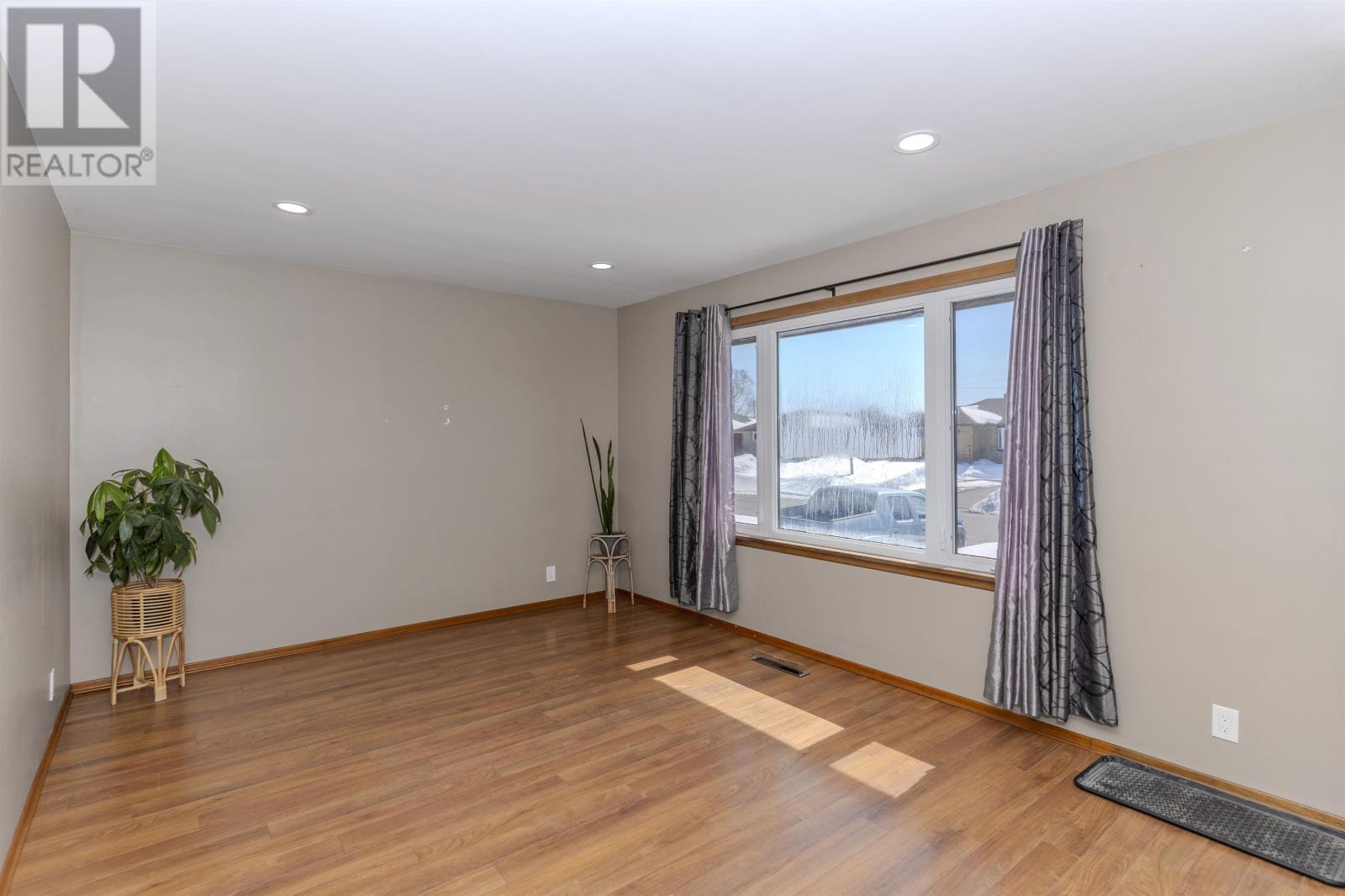 133 Gordon St, Thunder Bay, Ontario  P7E 4T1 - Photo 3 - TB2600665