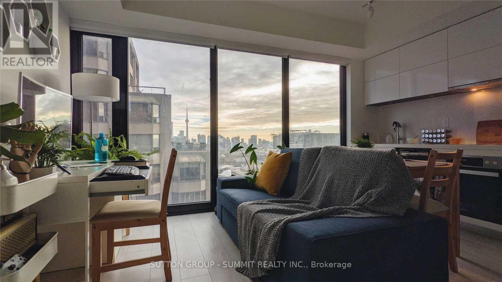 2209 - 188 Cumberland Street, Toronto, Ontario  M5R 0B6 - Photo 7 - C12982858