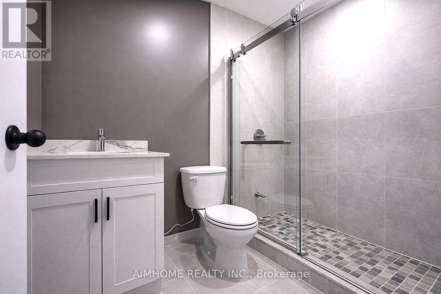 2 - 15 Waddington Crescent, Toronto, Ontario  M2J 2Z9 - Photo 5 - C12982904