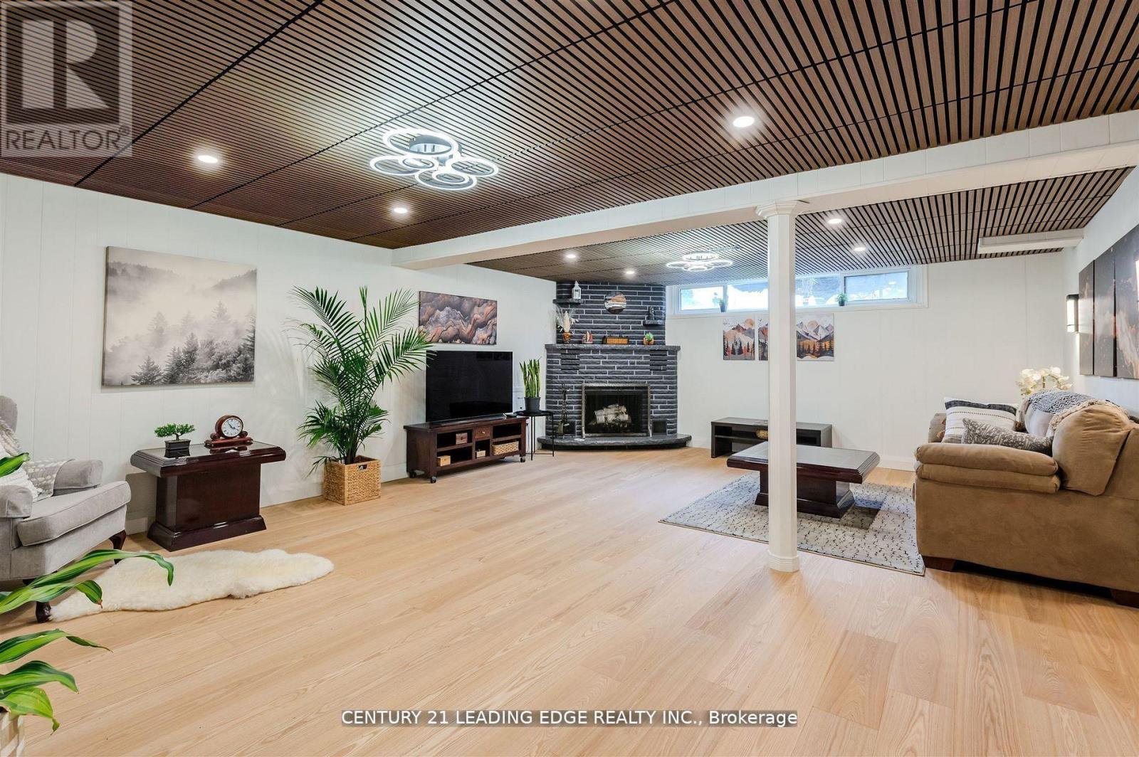 112 Wyndcliff Crescent, Toronto, Ontario  M4A 2K3 - Photo 26 - C12982906