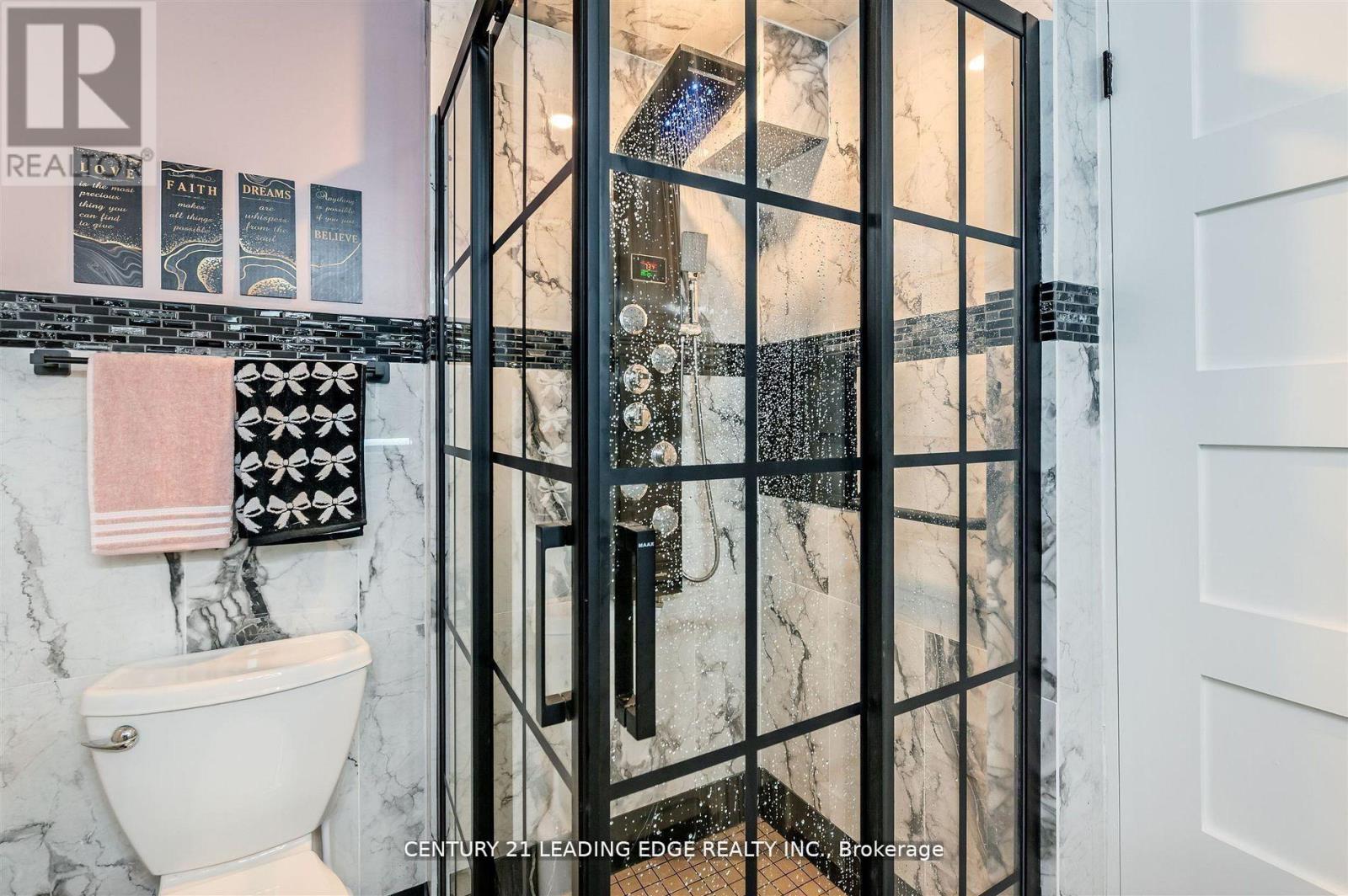 112 Wyndcliff Crescent, Toronto, Ontario  M4A 2K3 - Photo 33 - C12982906